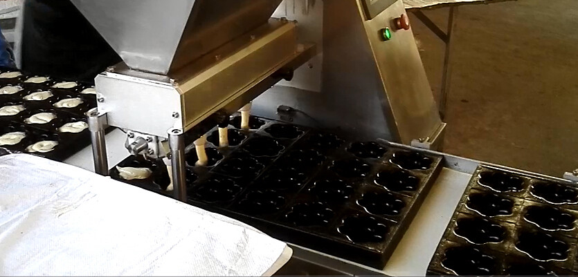 토끼 원숭이 물고기 빵 굽기 기계를 위한 대 컵 케이크 생산 라인